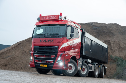 Volvo FH16-750 8x4WS 49